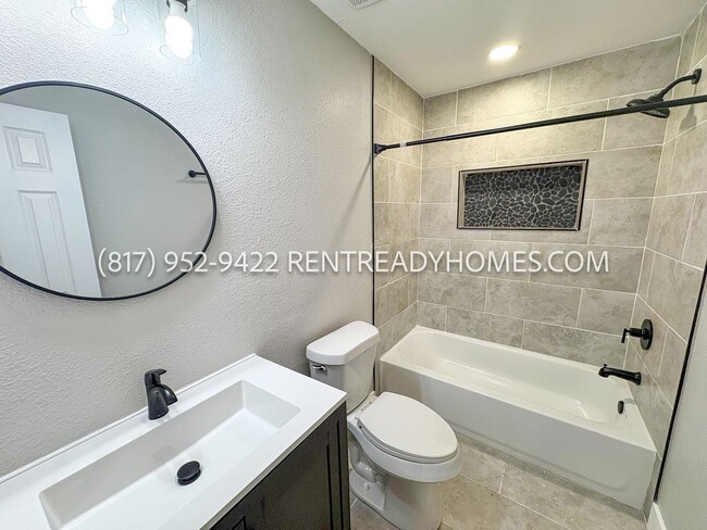 Building Photo - 2122 Bentvine Dr