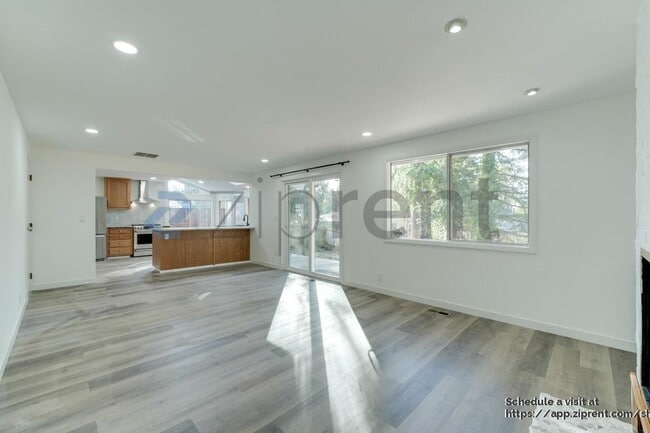 Building Photo - 12225 105th Ave NE