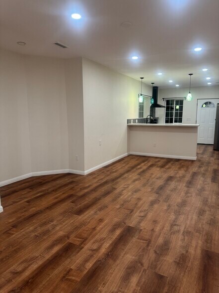 Building Photo - 675 25th St