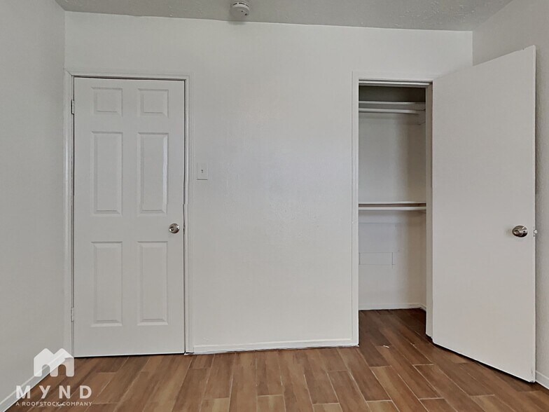 Building Photo - 15218 Wickbriar Dr