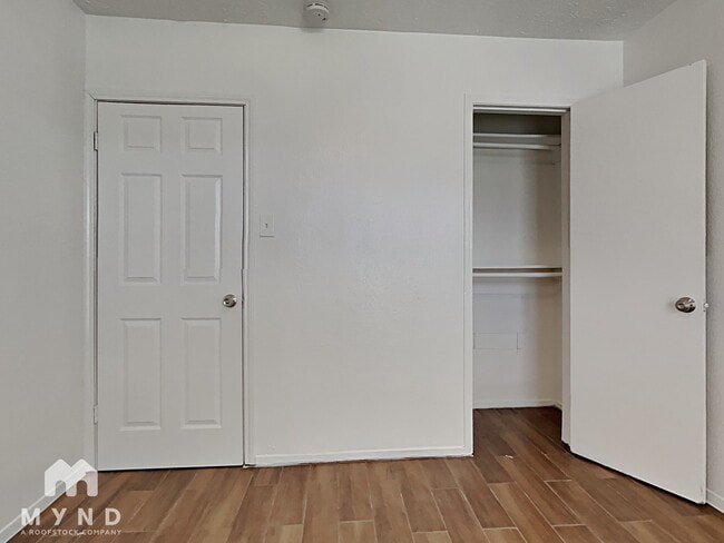 Building Photo - 15218 Wickbriar Dr