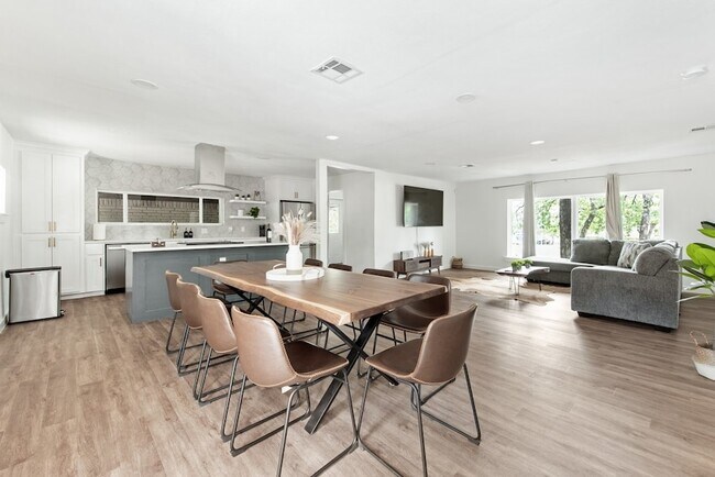 Building Photo - 4252 McComas Rd