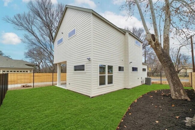 Building Photo - 6107 Richardson Ln
