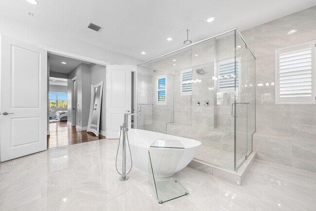 Building Photo - 19863 Meadowside Ln