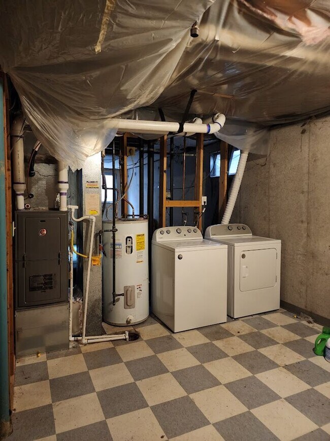 Building Photo - Long Realty & Property Management, LLC - 3...