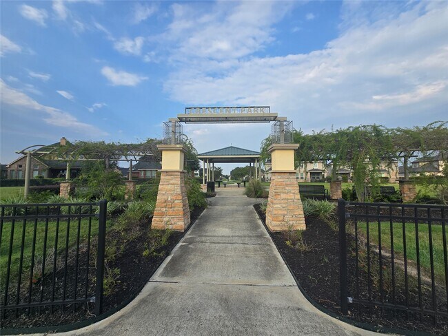 Building Photo - 511 Yellow Bullhead Ct