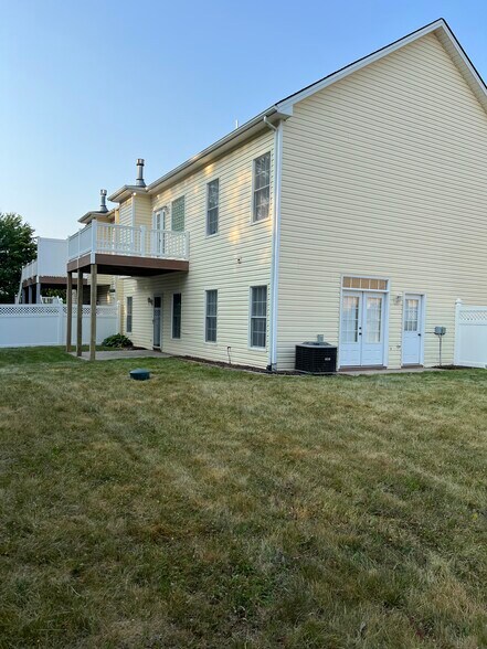 Building Photo - 155 Chelsea Cir