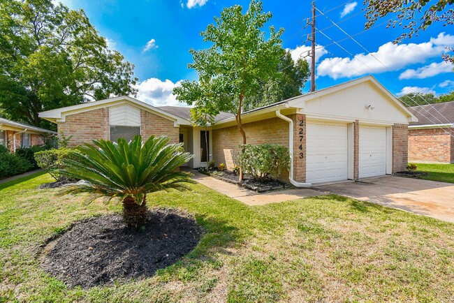 Building Photo - 22743 Red River Dr
