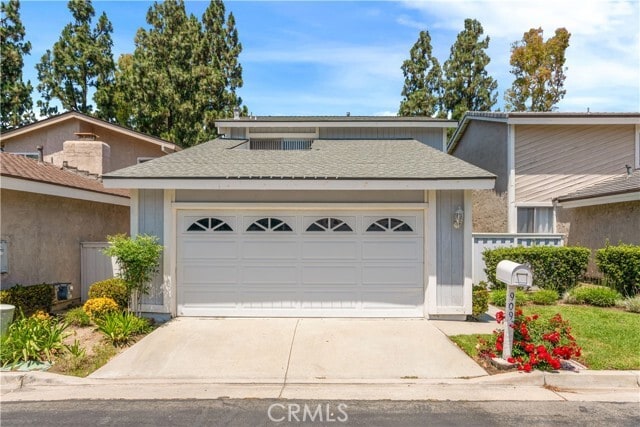 Primary Photo - 909 S Lake Summit Dr