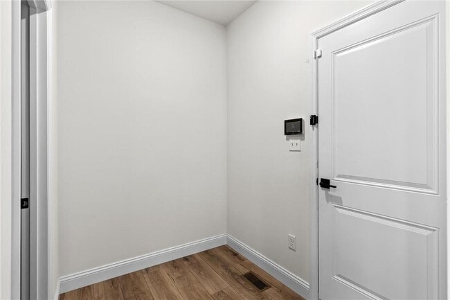 Building Photo - 151 Far Meadow Dr