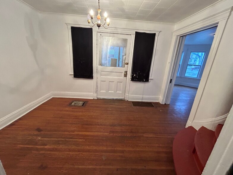 Building Photo - 78 Tacoma St