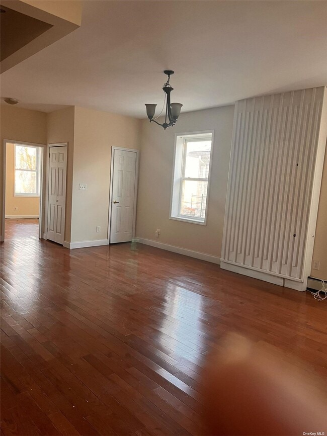 Building Photo - 105-17 170th St