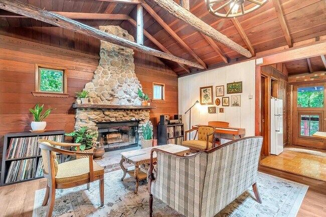 Building Photo - Picturesque, Pet Friendly, with Garage and...