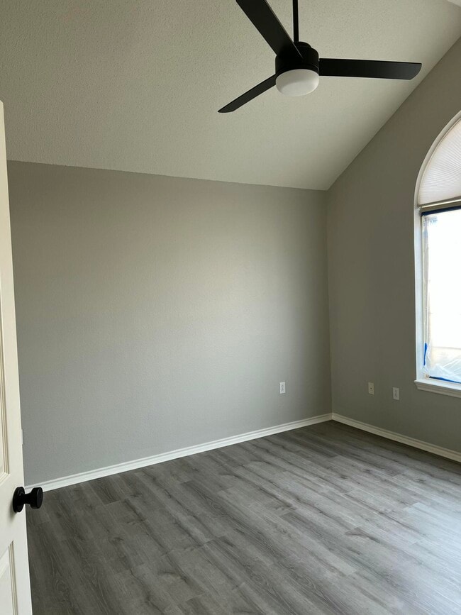 Building Photo - 6904 Freeport Ave