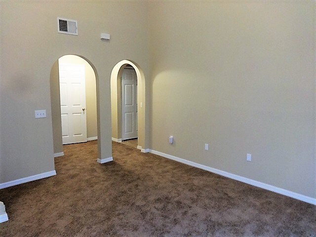 Building Photo - 6686 Gentle Oaks Dr E