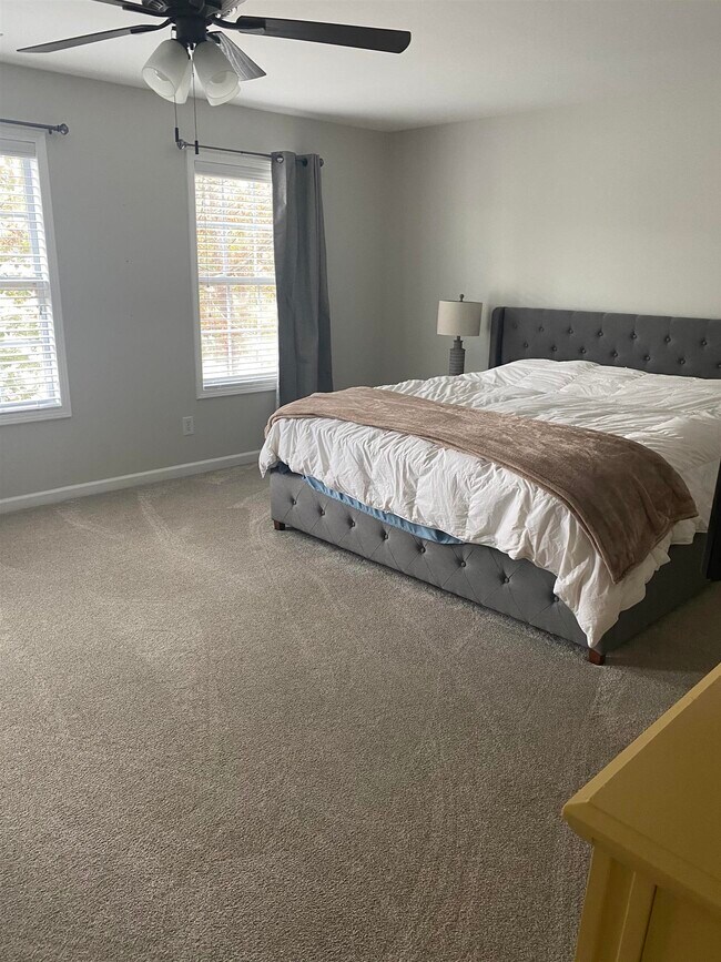 Building Photo - 500 Port Laz Ln