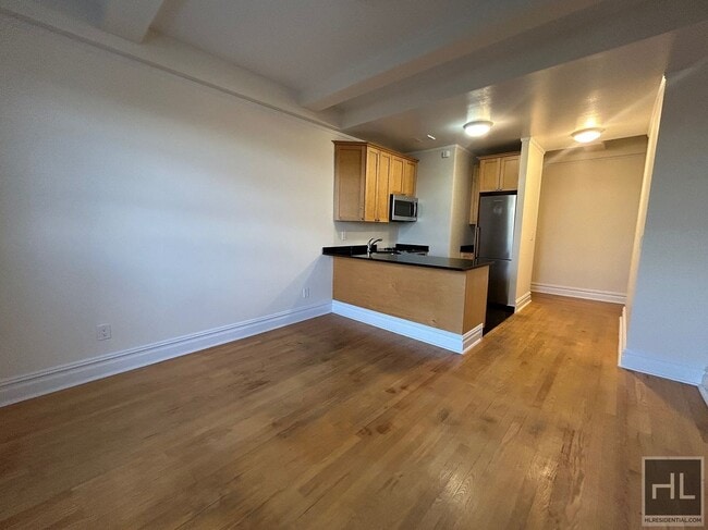 Building Photo - 166 2nd Ave