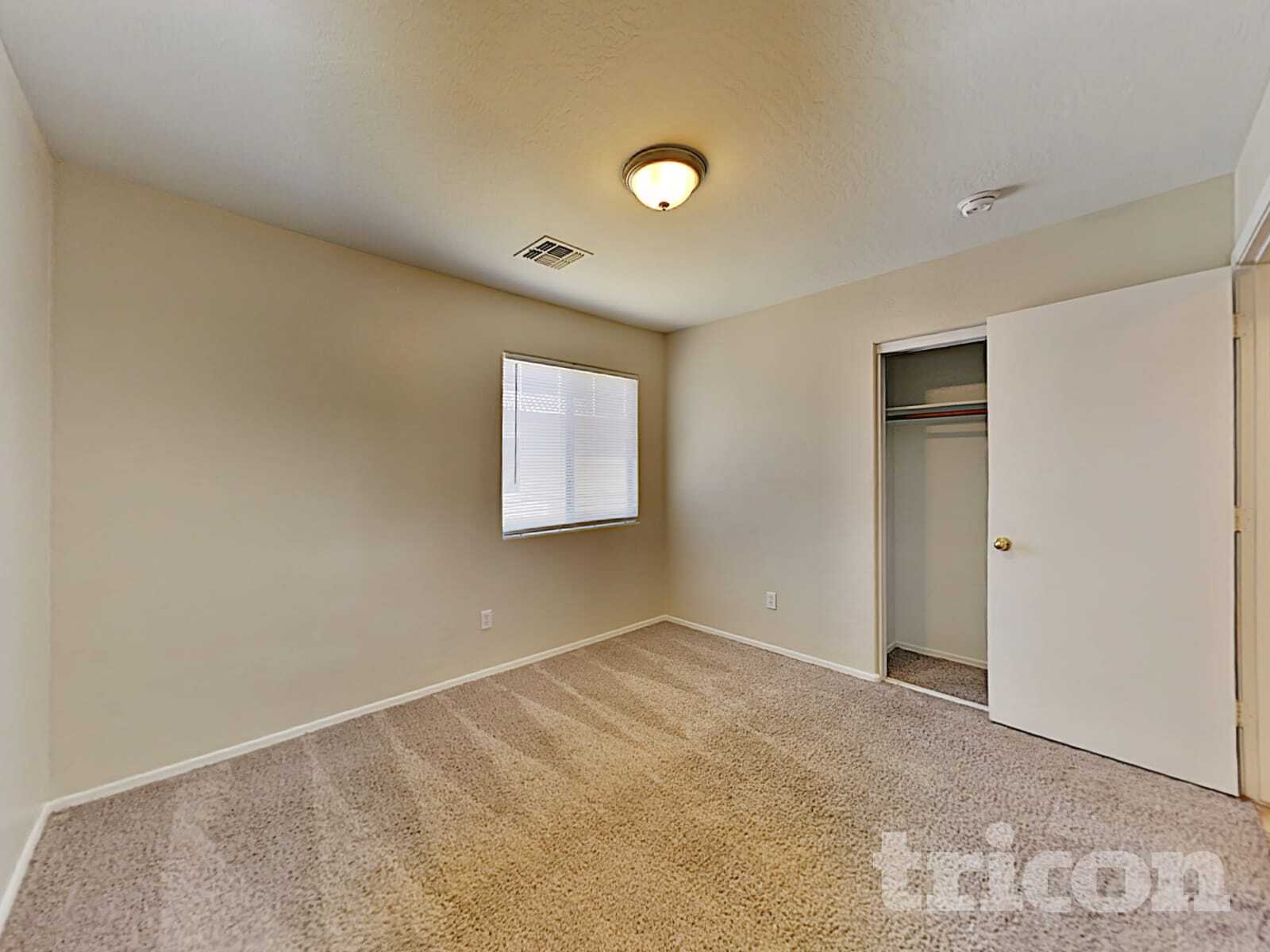 Building Photo - 6014 S 16th Ln