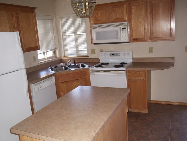 Building Photo - 1642 Columbine Village Dr