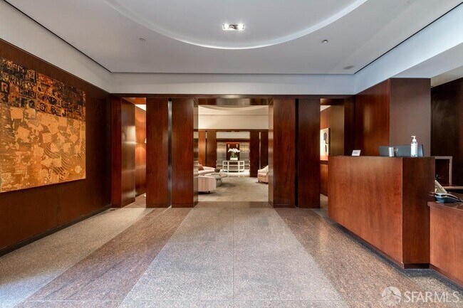 Building Photo - 333 Bush St