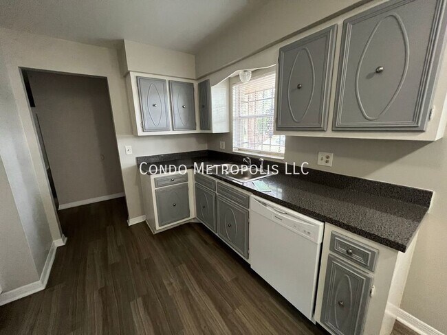 Building Photo - 7924 Sun Vista Way