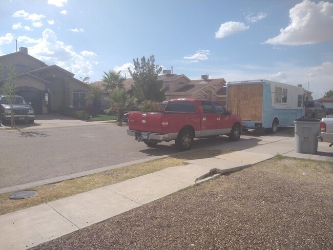 Building Photo - 3920 Tierra Marfil Rd