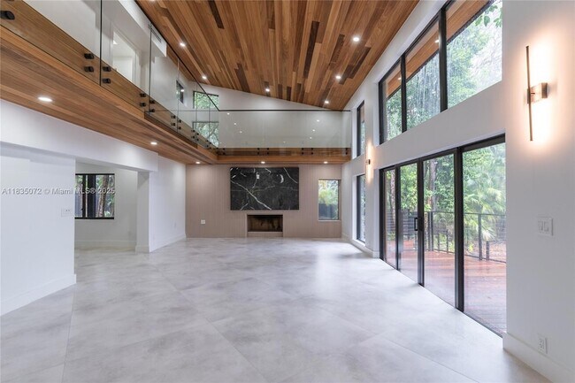 Building Photo - 6525 SW 133rd Dr