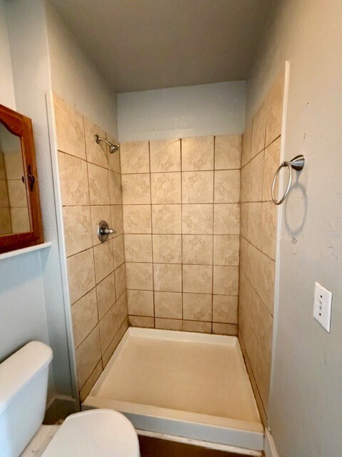 Building Photo - 1404 8th St