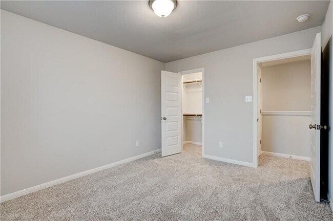 Building Photo - 309 Unforgiven Ln