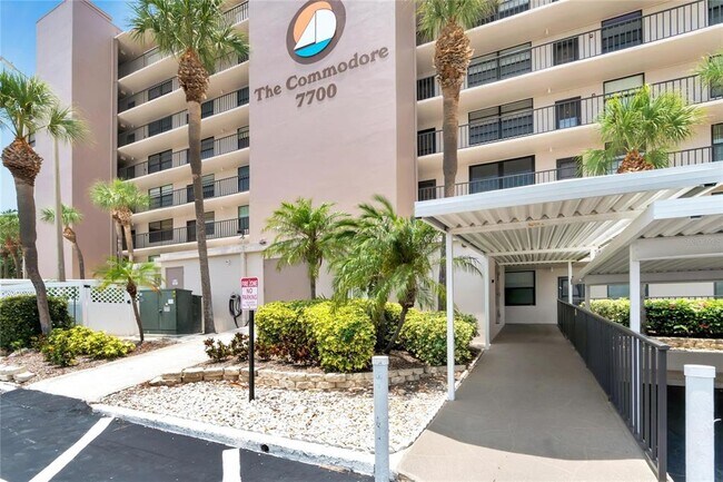 Building Photo - 7700 Sun Island Dr S