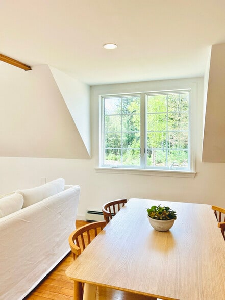Building Photo - 67 Regatta Dr