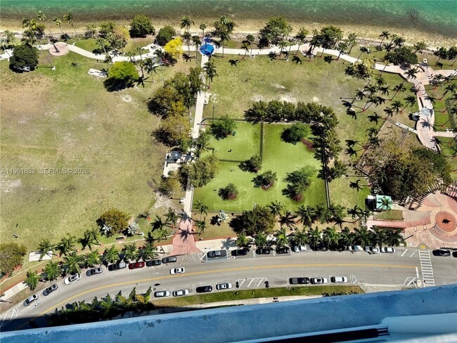 Building Photo - 1800 N Bayshore Dr