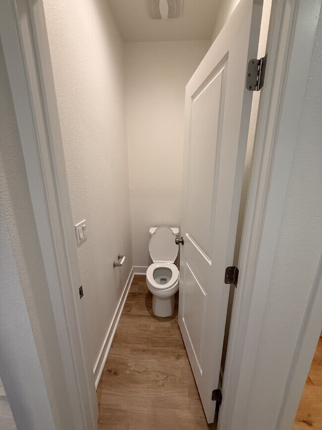 Building Photo - $3,850 - 3 Bed/ 3 Bath Modern Townhome in Santee