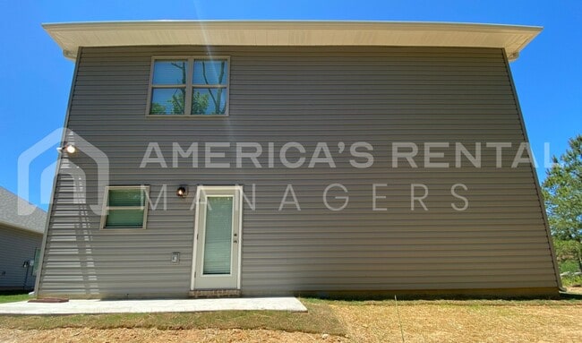 Building Photo - 1225 Brookhaven Dr
