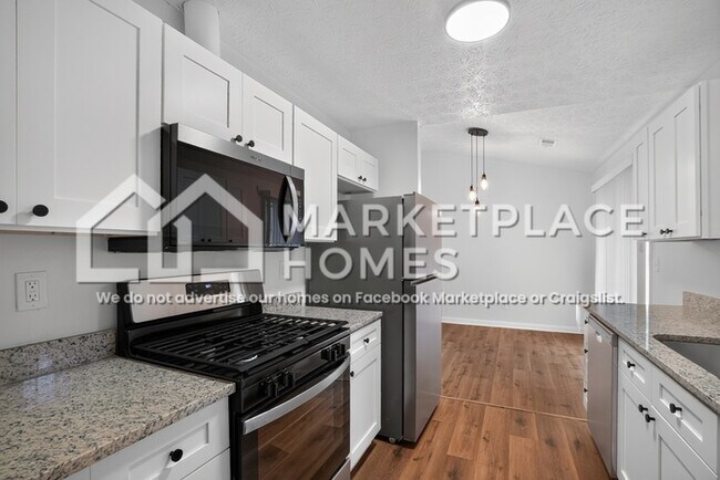 Building Photo - 1104 Bonita Cir