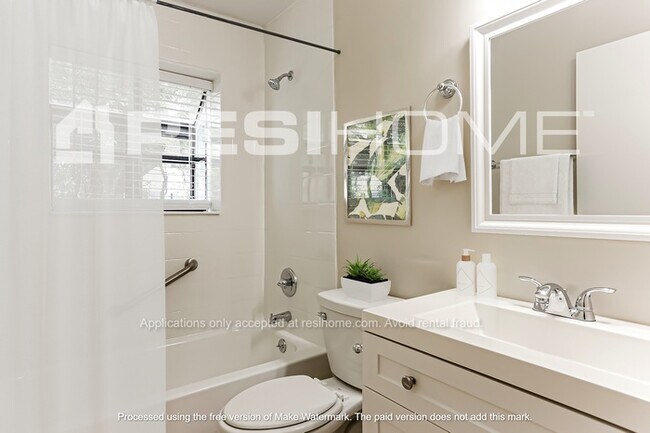 Building Photo - 7398 Willow Springs Cir E