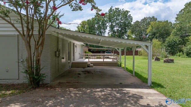 Building Photo - 2017 Shady Ln Dr NW