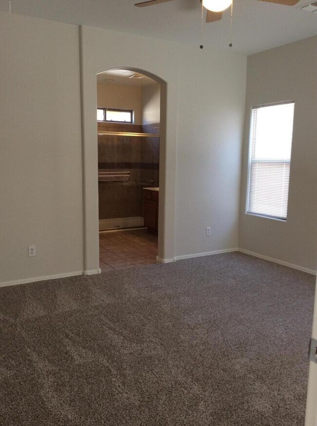 Building Photo - 44812 Paraiso Ln