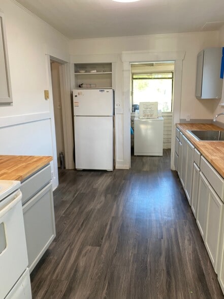 Building Photo - 26 N St NE