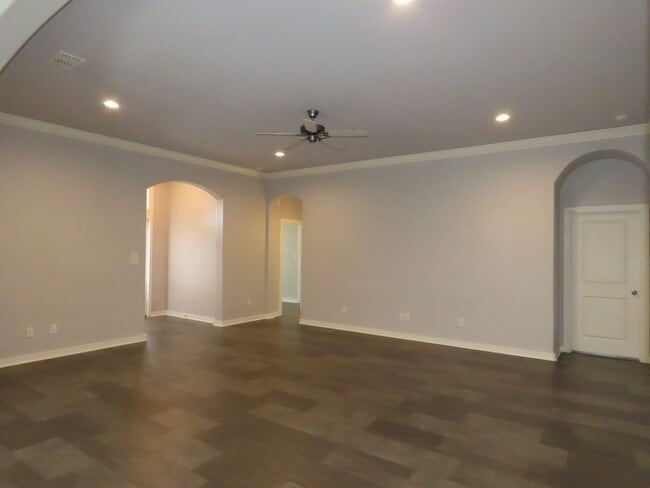 Building Photo - Beautiful 3 Bedroom, 2 Bath Home in South ...