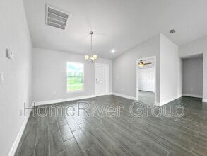 Building Photo - 2618 10th St SW