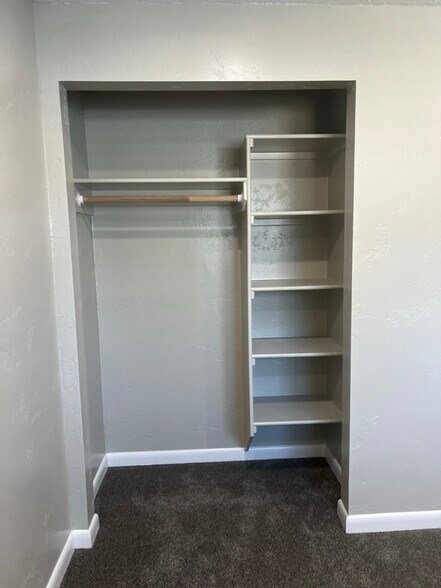 Building Photo - 1215 S Elder St