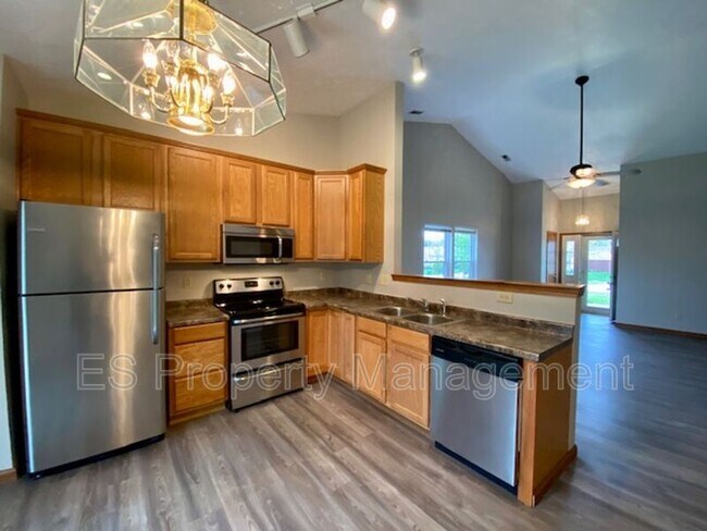 Building Photo - 5834 Blackley Ln