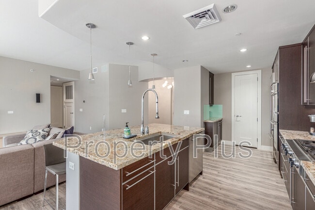 Building Photo - 140 E Rio Salado Pky