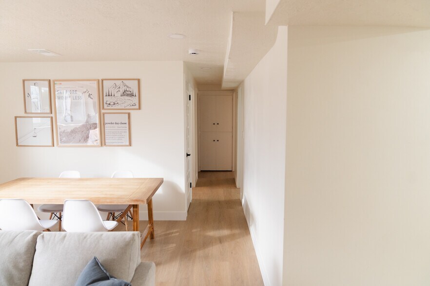 Building Photo - 6805 S Nye Dr