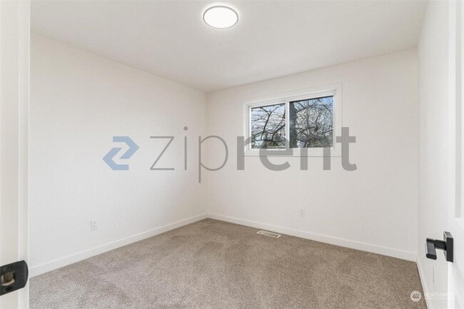 Building Photo - 302 225th St SW