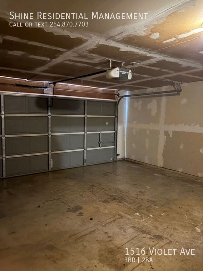 Building Photo - 1516 Violet Ave