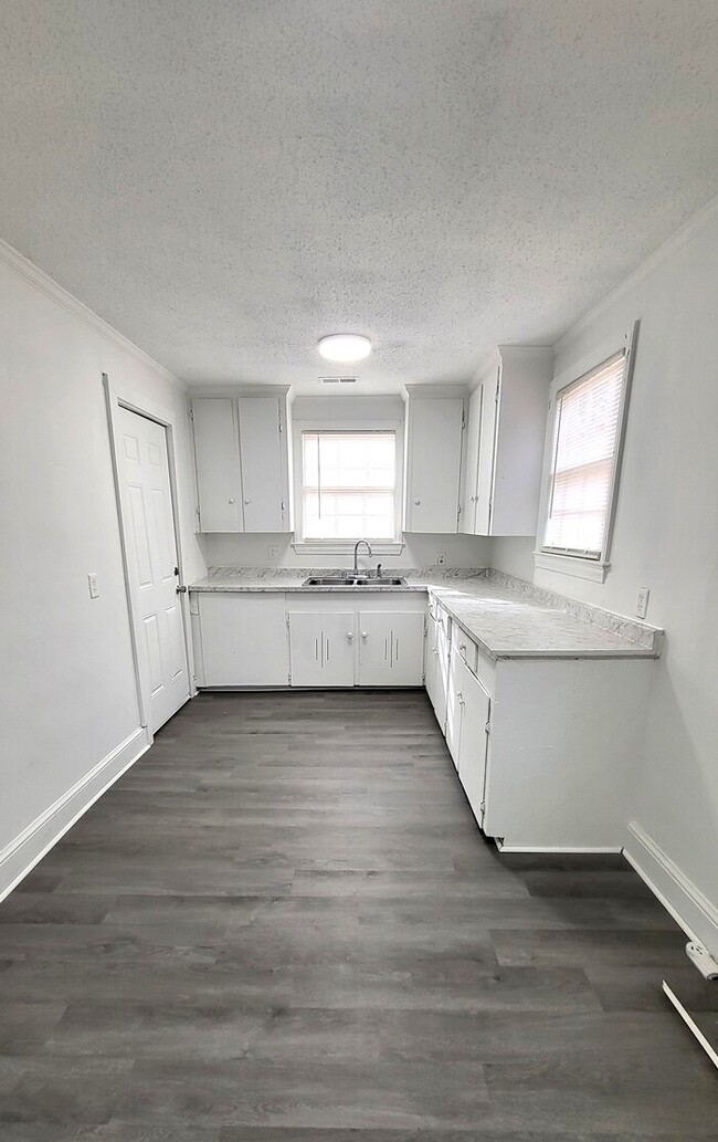 Building Photo - For Rent: Renovated Three Bedroom House in Sumter SC!