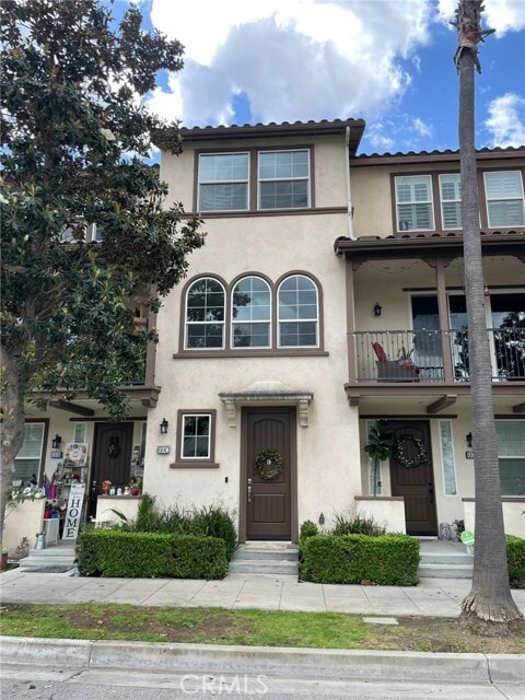 Building Photo - 810 The Promenade