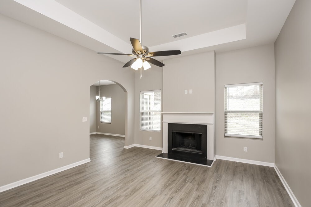 Building Photo - 392 Pinnacle Dr.